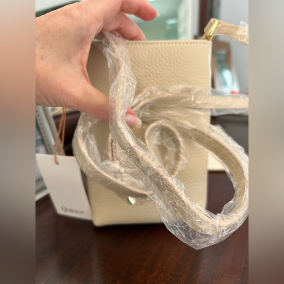NWT Quince Ivory Pebbled Leather Crossbody Bag - Picture 5 of 12